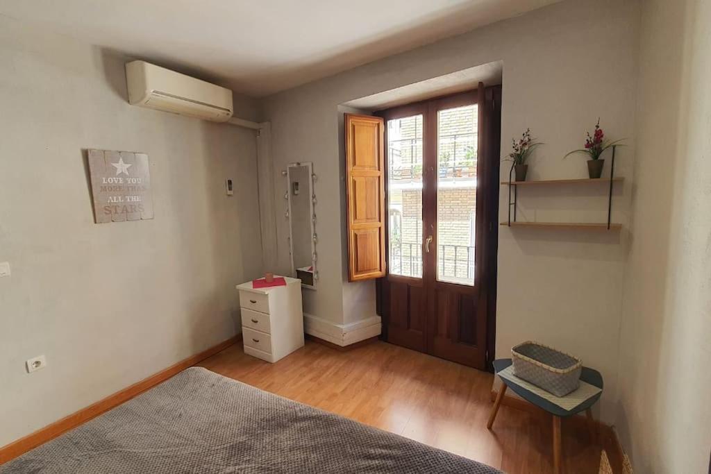 Aloja T Elvira Lägenhet Granada Exteriör bild